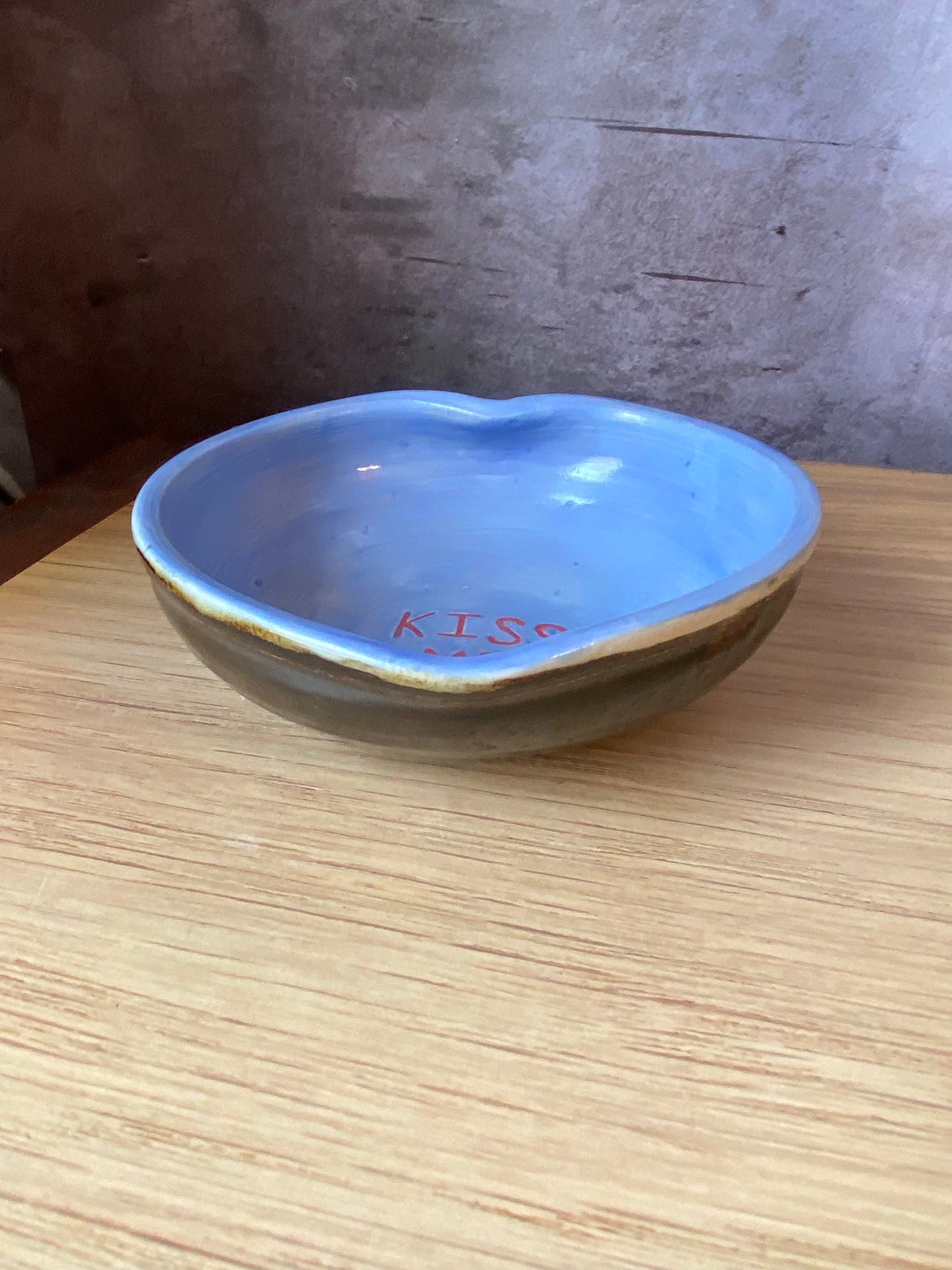 Valentine Bowl "Kiss Me"