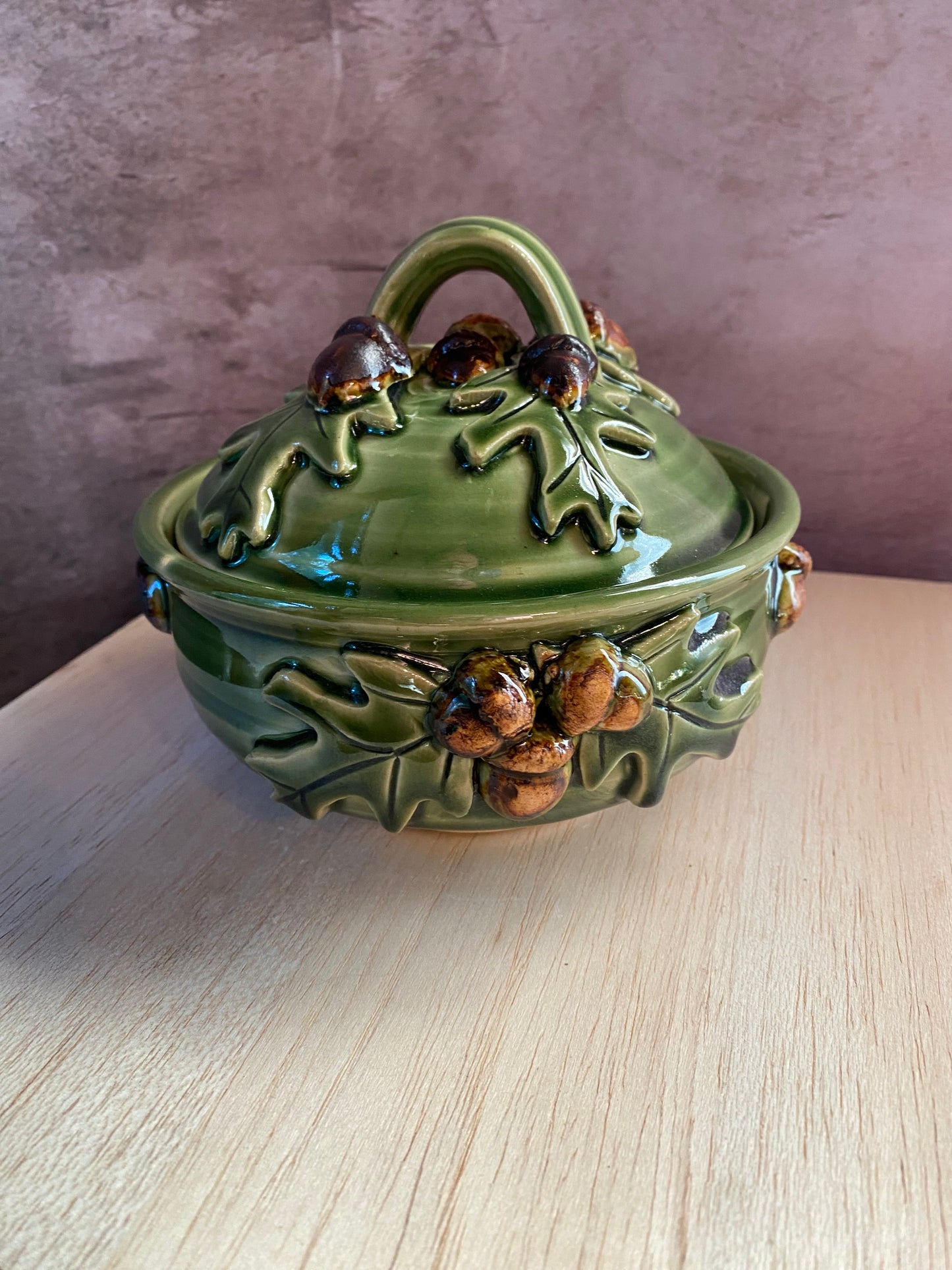 Lidded bowl, oak leaf green