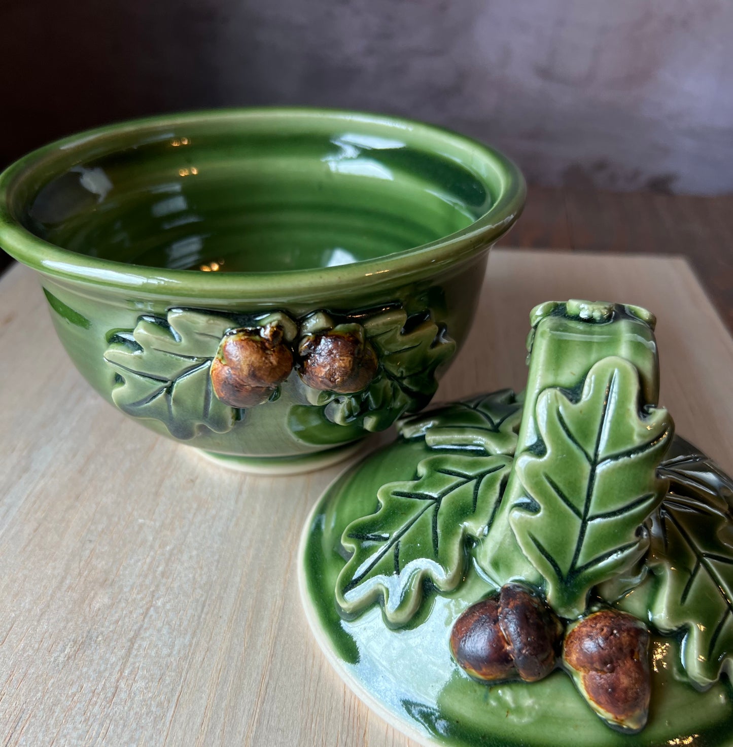 Lidded bowl, oak leaf green