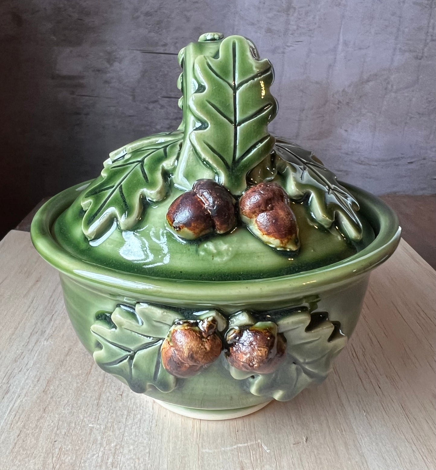 Lidded bowl, oak leaf green