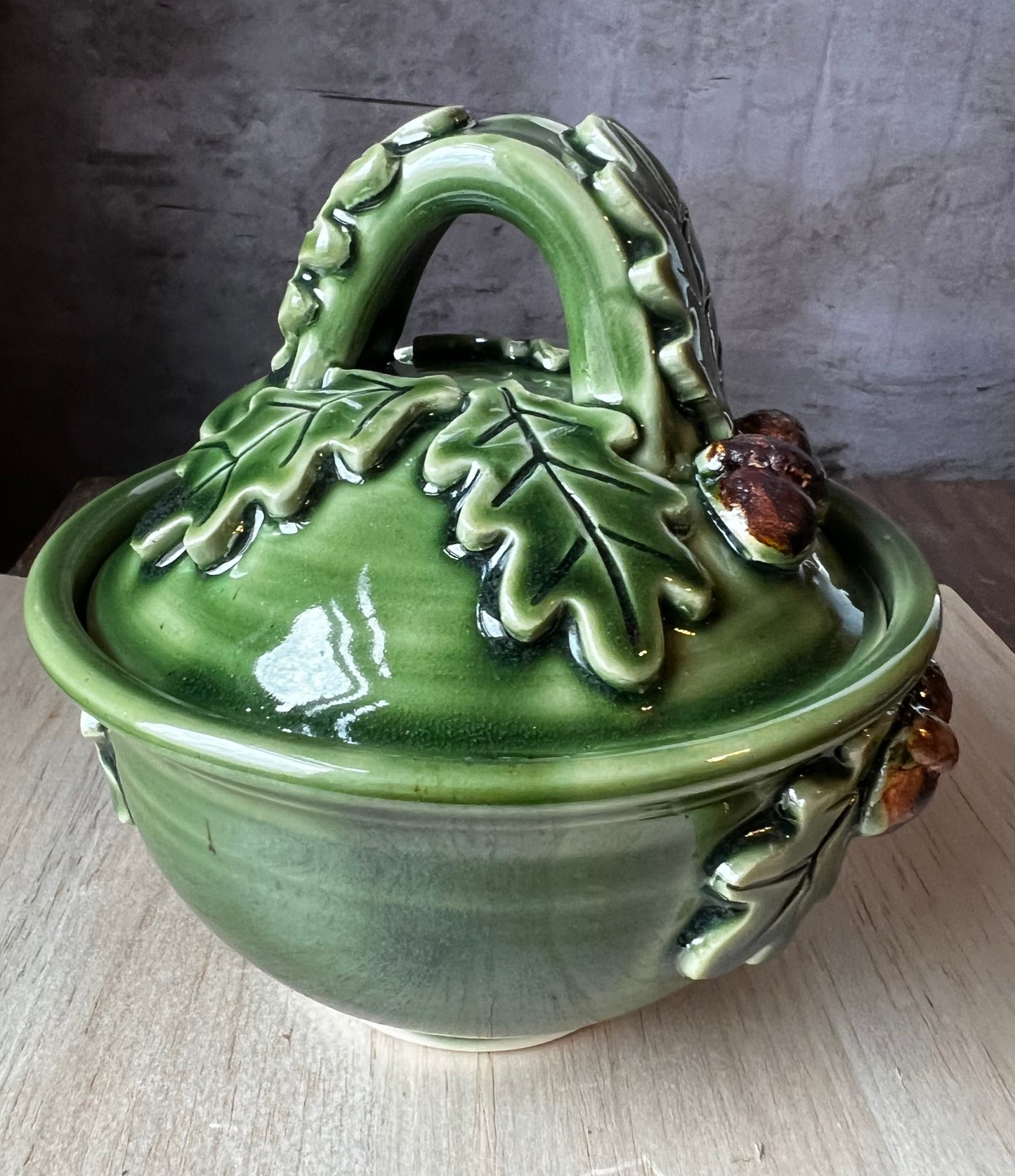 Lidded bowl, oak leaf green