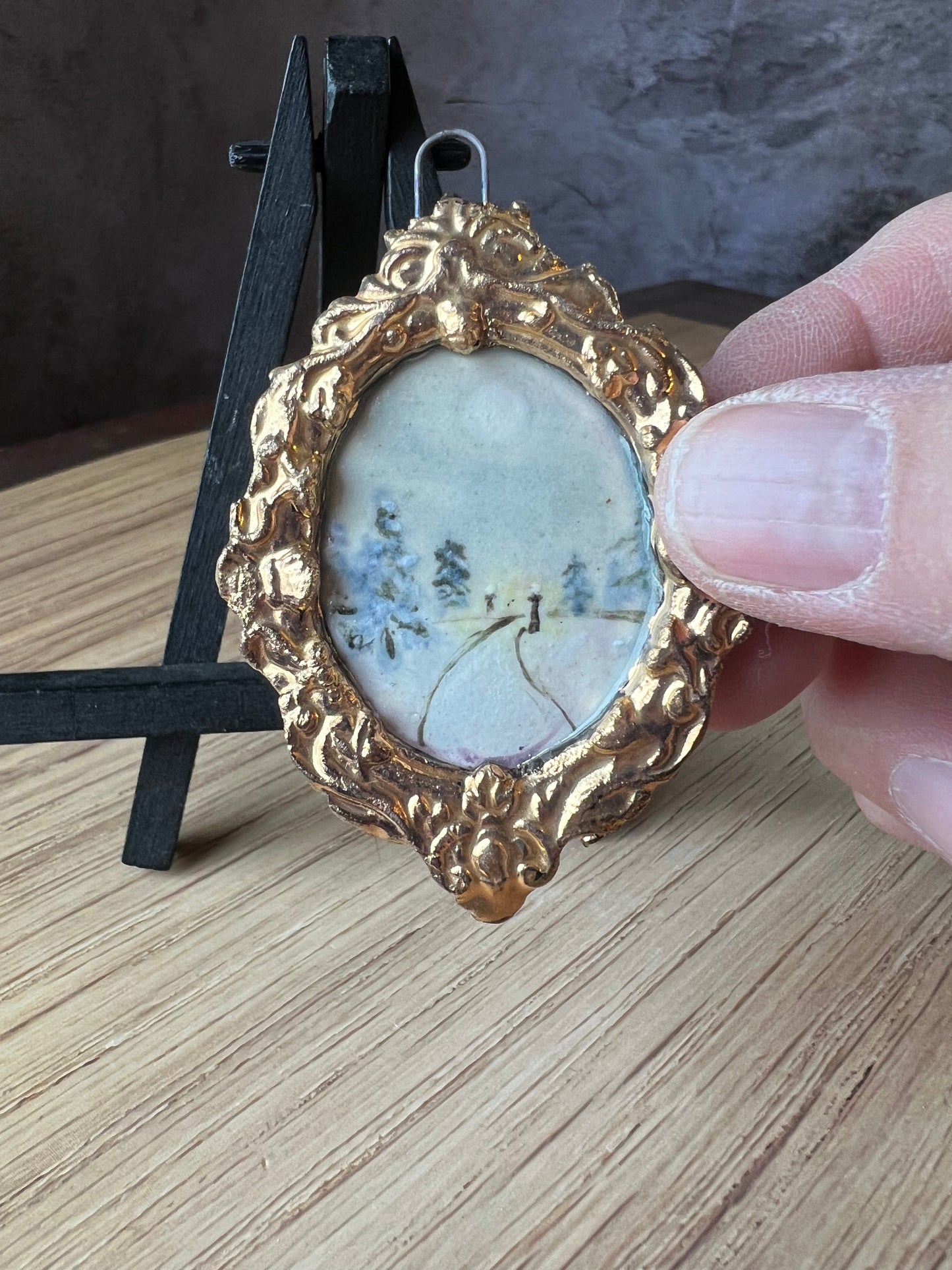Snowy Path pendant