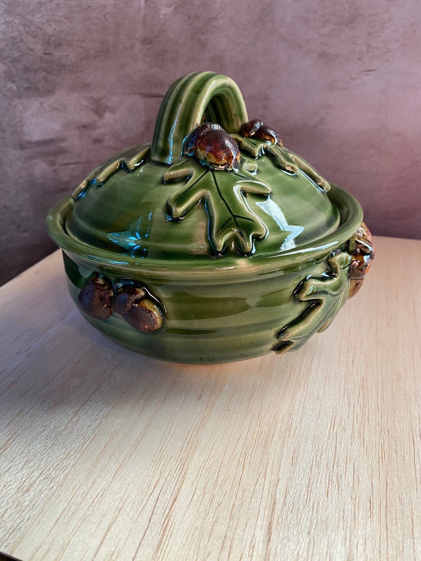 Lidded bowl, oak leaf green