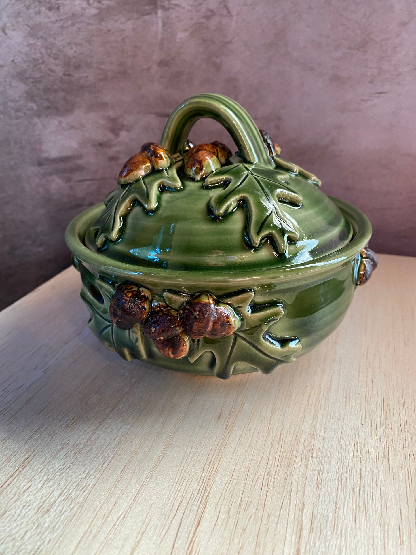 Lidded bowl, oak leaf green
