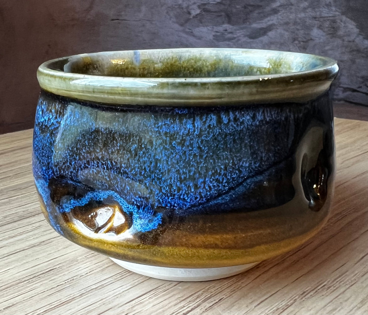 Whiskey Cup, dimpled brown/blue